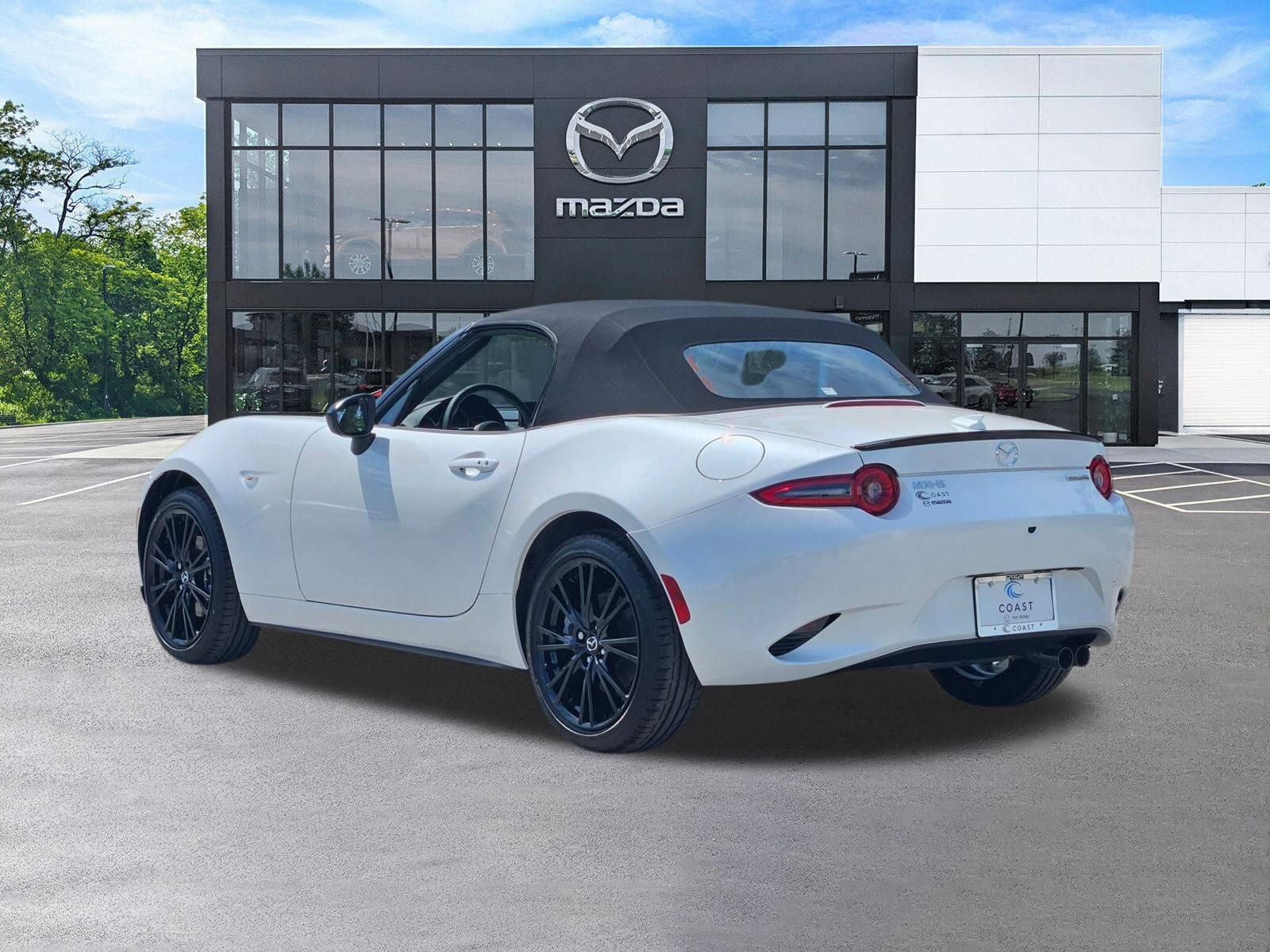 New 2026 MAZDA MX-5 Miata Club w/ Interior Package RWD image 8