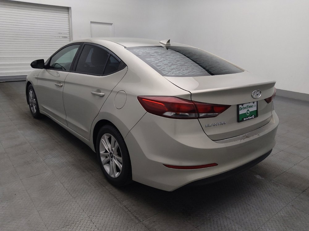 Used 2017 Hyundai Elantra SE image 5