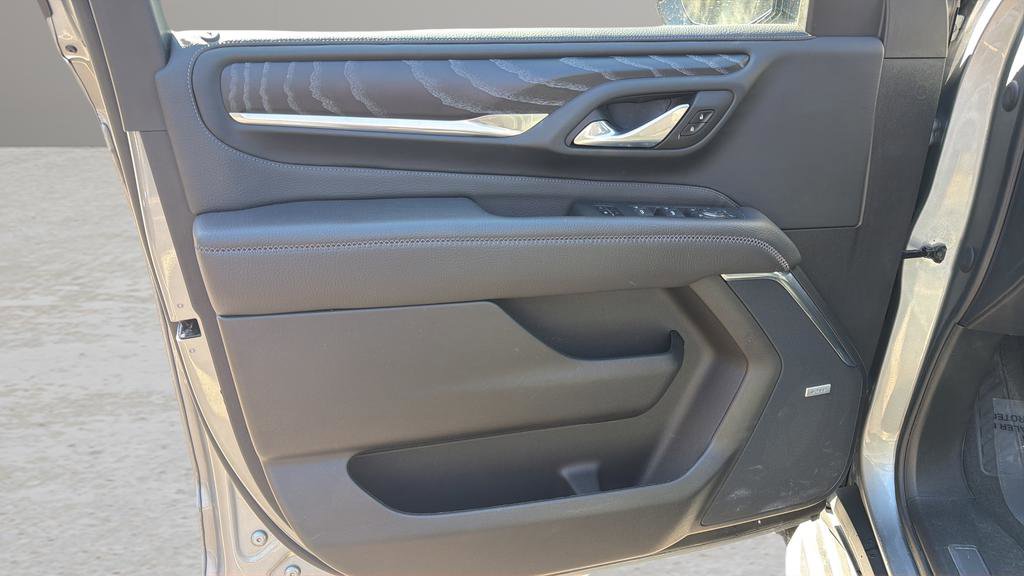 Used 2023 GMC Yukon Denali w/ LPO, Floor Liner Package image 10