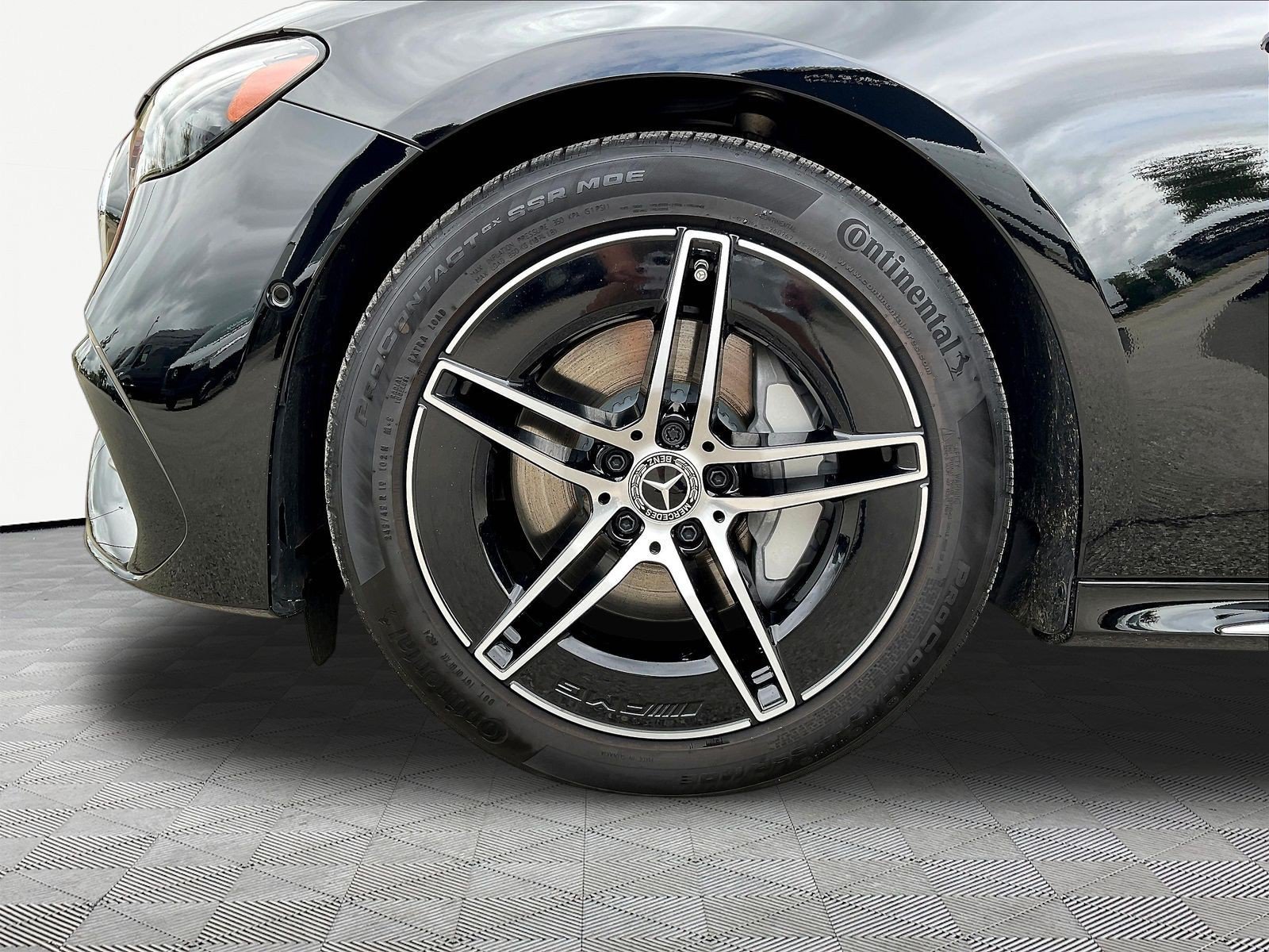 Certified 2025 Mercedes-Benz E 350 4MATIC Sedan image 34