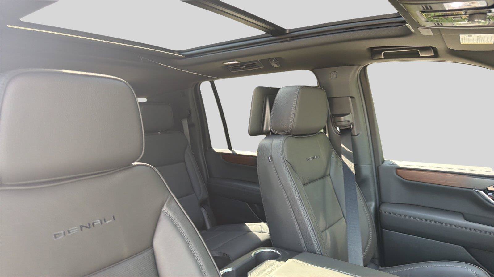 New 2026 GMC Yukon XL Denali w/ Denali Reserve Package AWD/4WD image 27