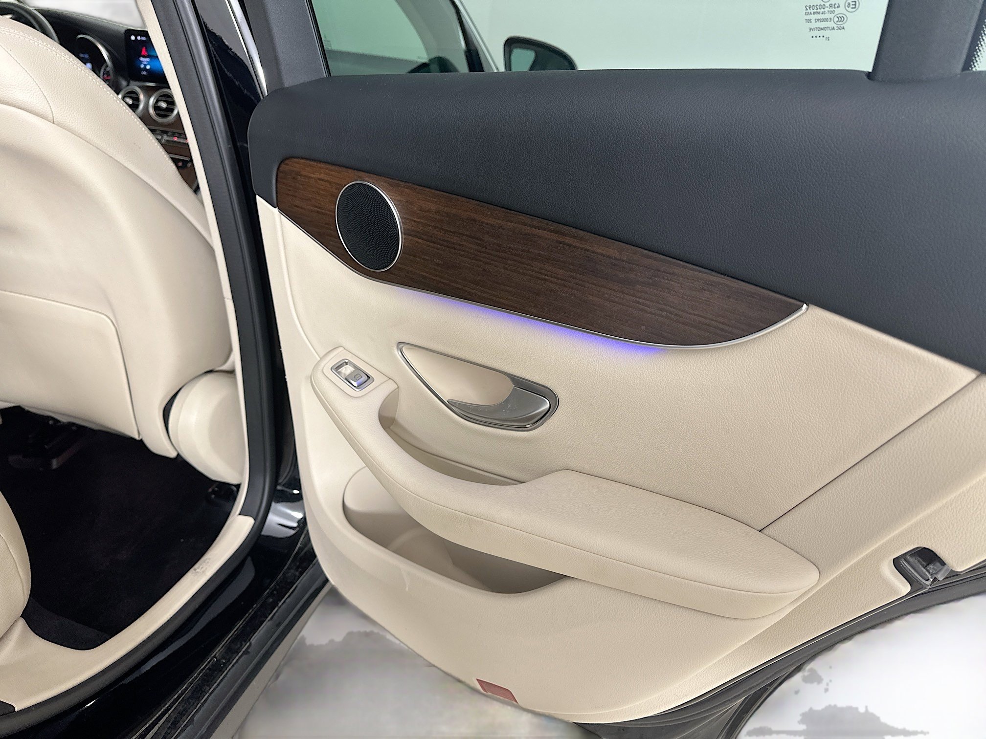 Used 2022 Mercedes-Benz GLC 300 4MATIC image 36