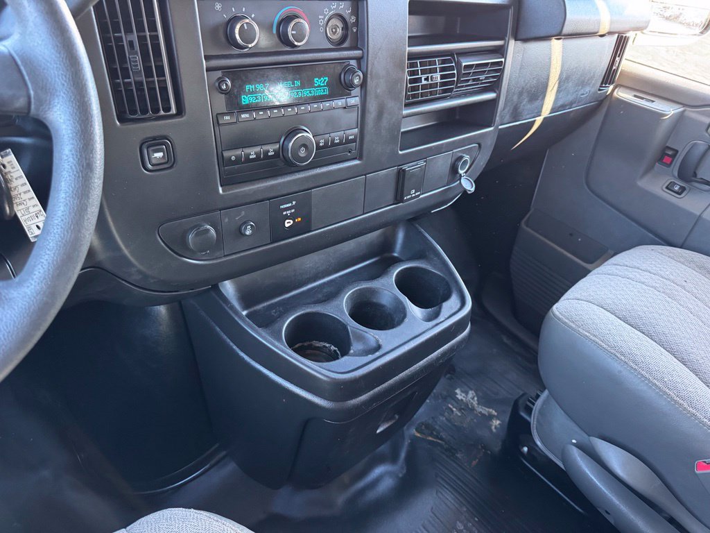 Used 2017 Chevrolet Express 2500 RWD image 23