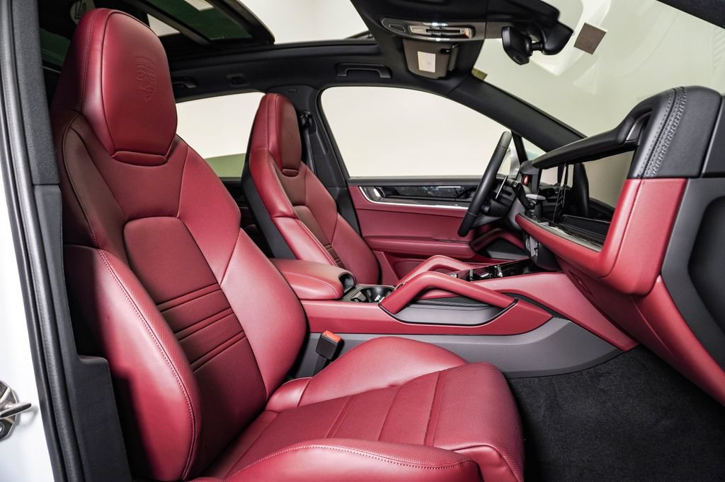 New 2026 Porsche Cayenne Coupe AWD/4WD image 15