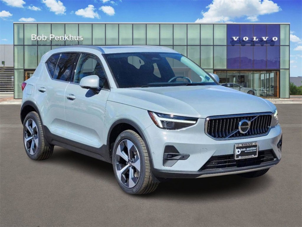 New 2025 Volvo XC40 B5 Plus w/ Protection Package Premier