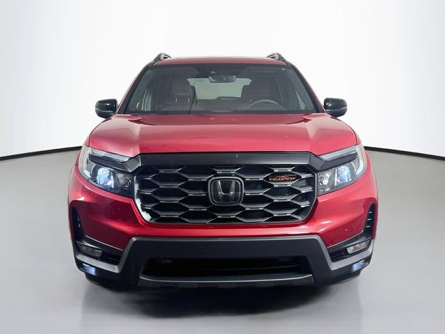 Used 2025 Honda Passport TrailSport image 2