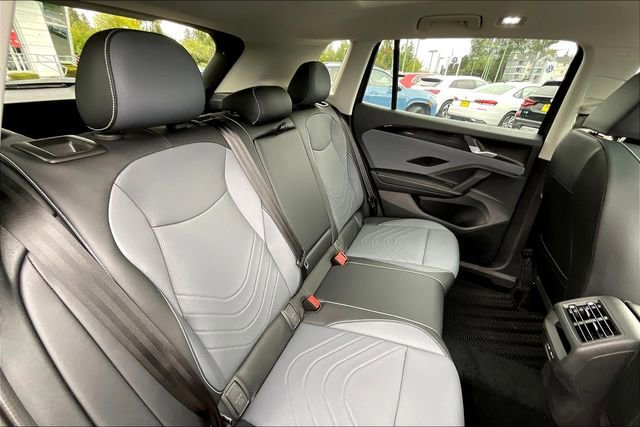 New 2025 Volkswagen Tiguan SE AWD/4WD image 25