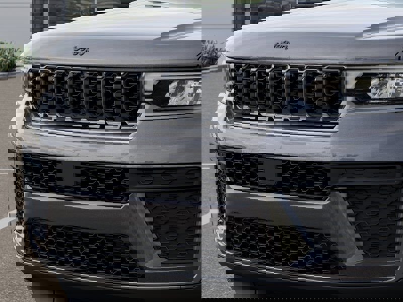 New 2026 Jeep Grand Cherokee Altitude image 11