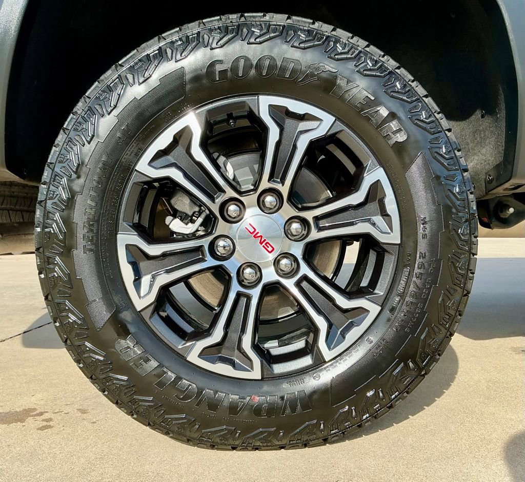 Used 2025 GMC Canyon AT4 AWD/4WD image 22