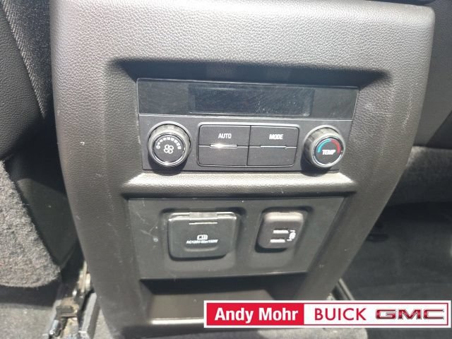 Used 2023 Chevrolet Traverse RS AWD/4WD image 46