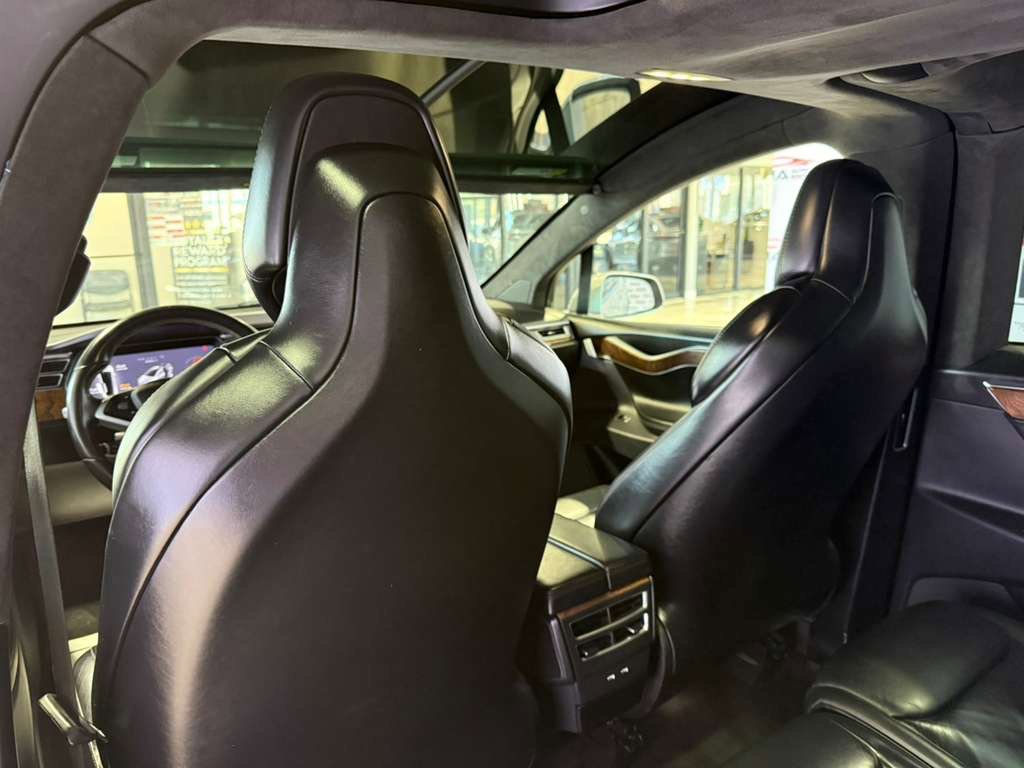 Used 2017 Tesla Model X 100D image 45