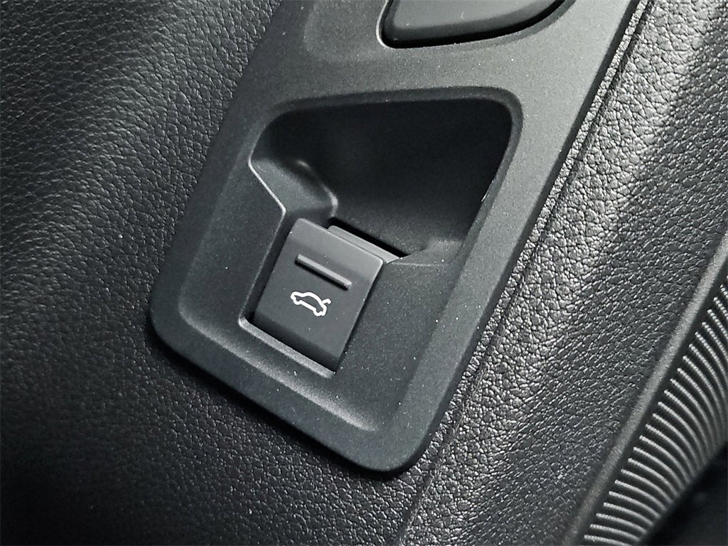 New 2025 Audi Q3 2.0T Premium image 15