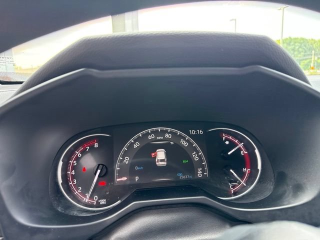 Used 2025 Toyota RAV4 XLE AWD/4WD image 16