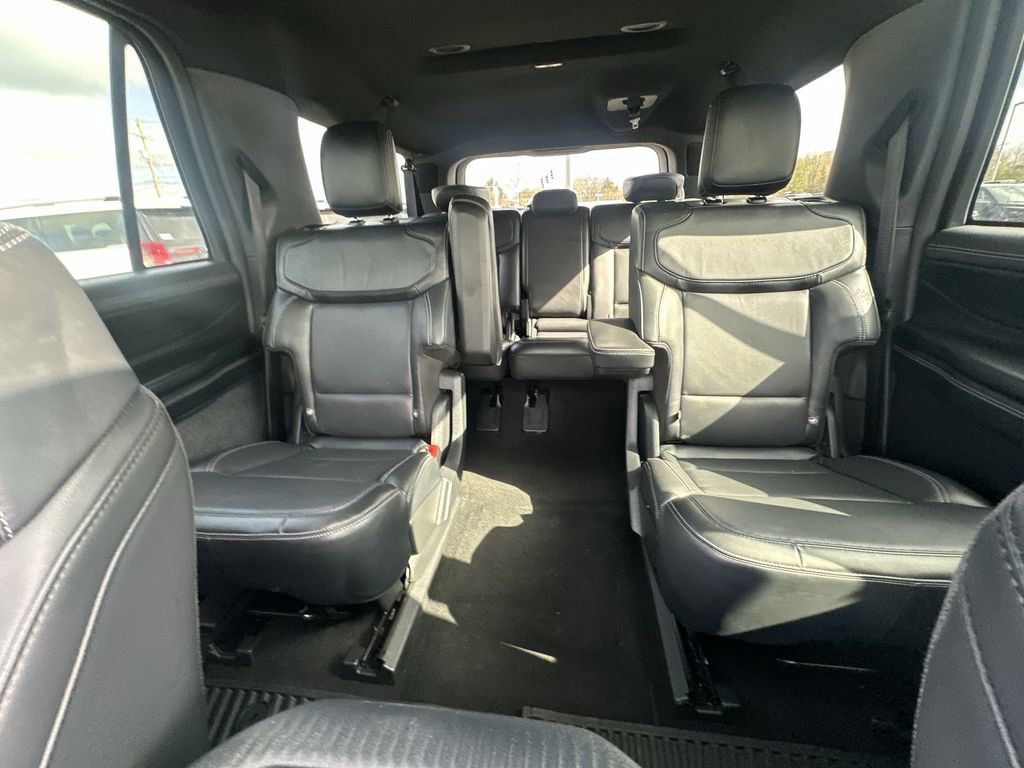 Used 2025 Ford Expedition Max Platinum w/ Stealth Performance Package AWD/4WD image 13