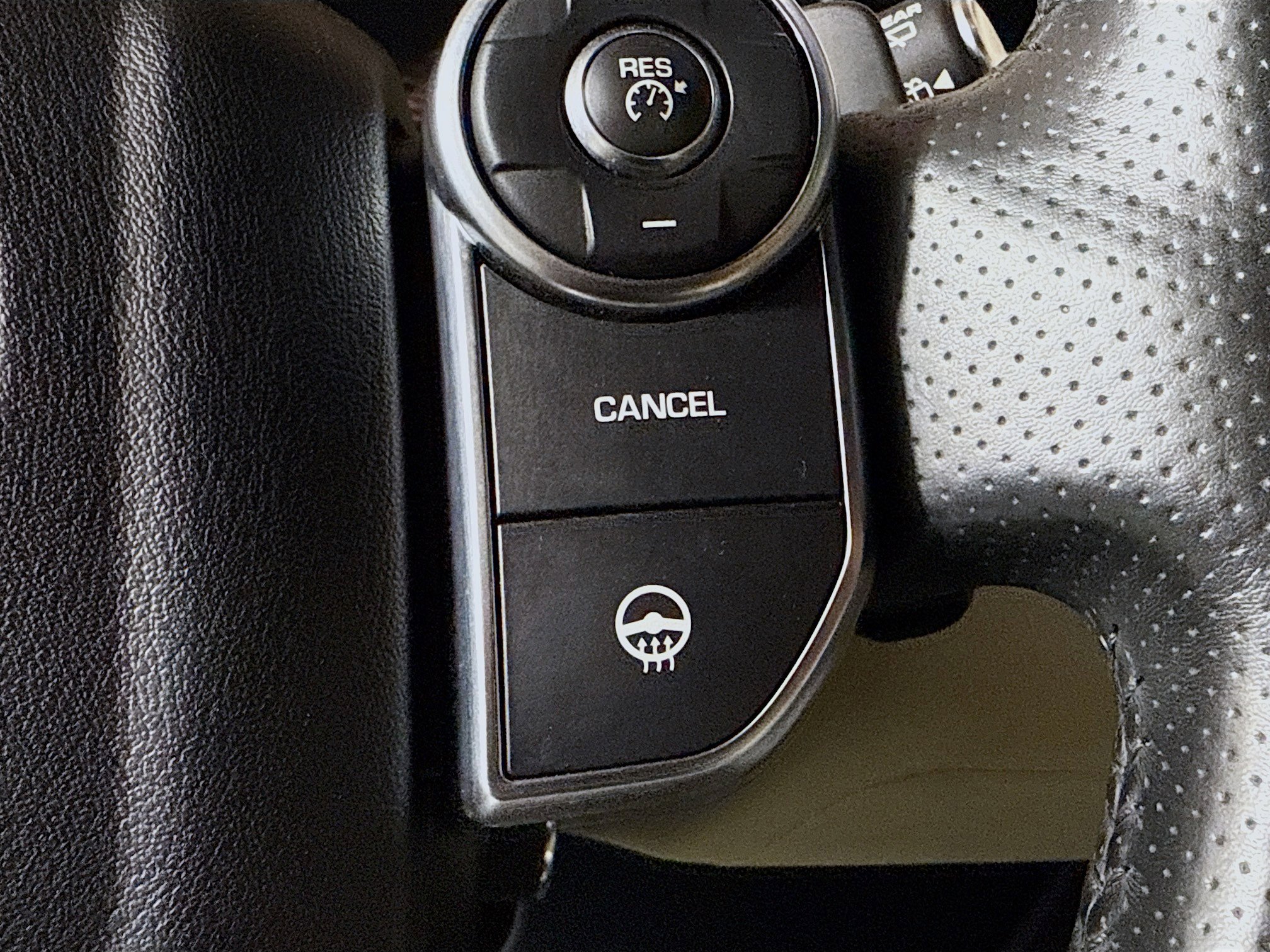 Used 2016 Land Rover Range Rover Sport Supercharged image 13