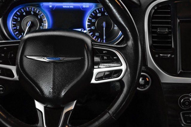 Used 2022 Chrysler 300 Touring w/ Sport Appearance Package image 15