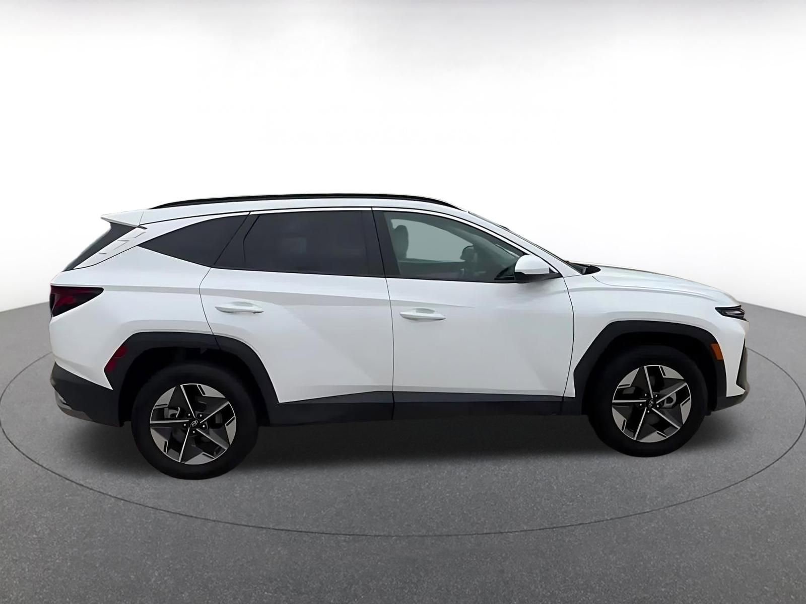 Used 2025 Hyundai Tucson SEL AWD/4WD image 16