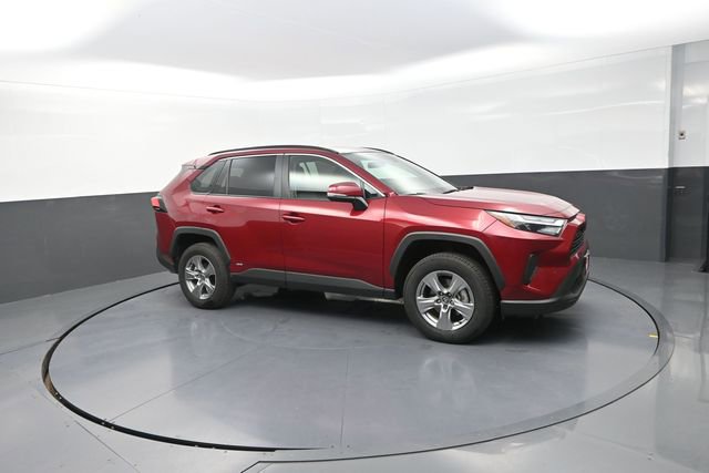 Used 2025 Toyota RAV4 XLE AWD/4WD image 19