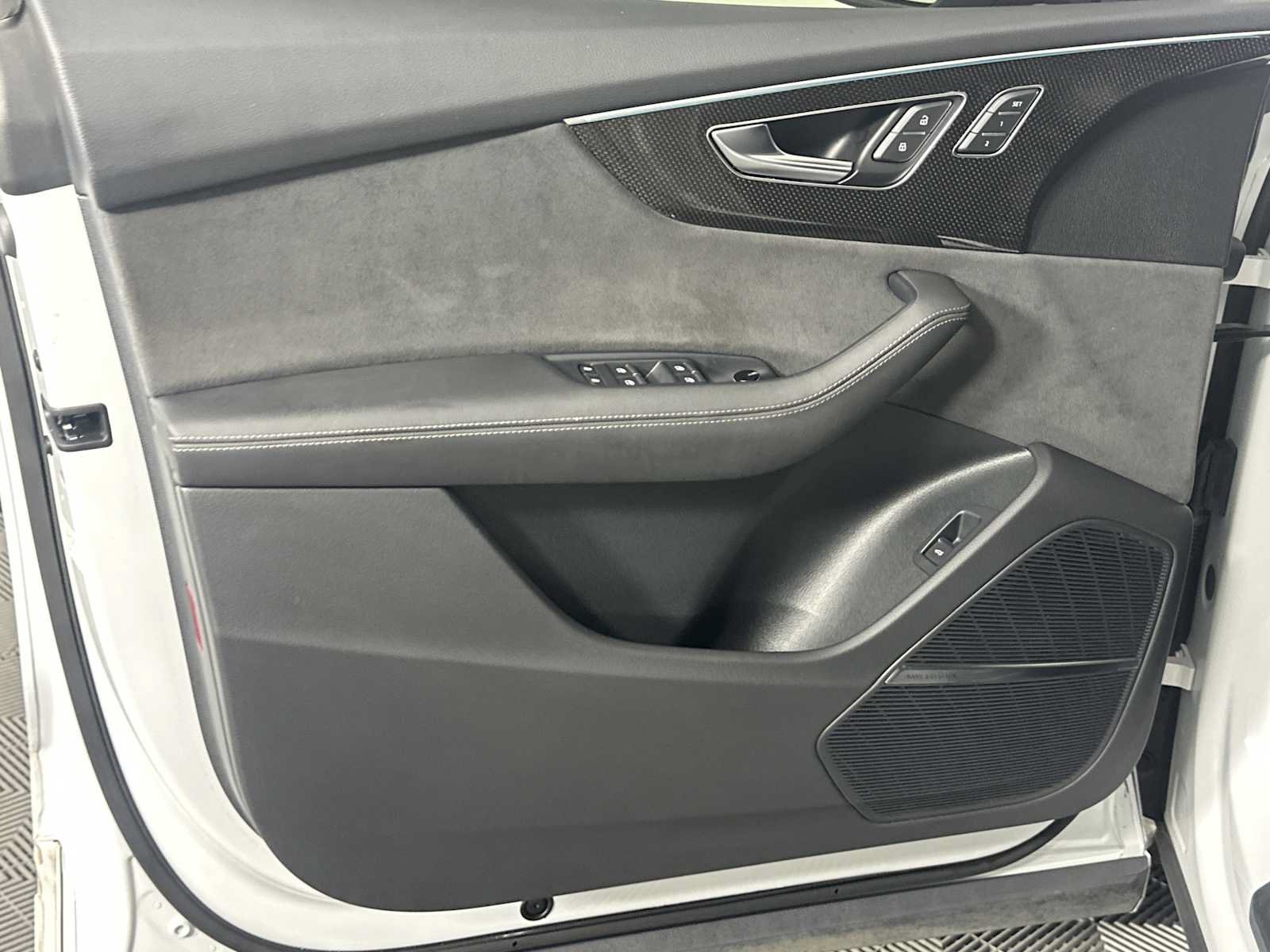 Used 2023 Audi SQ8 Prestige AWD/4WD image 10