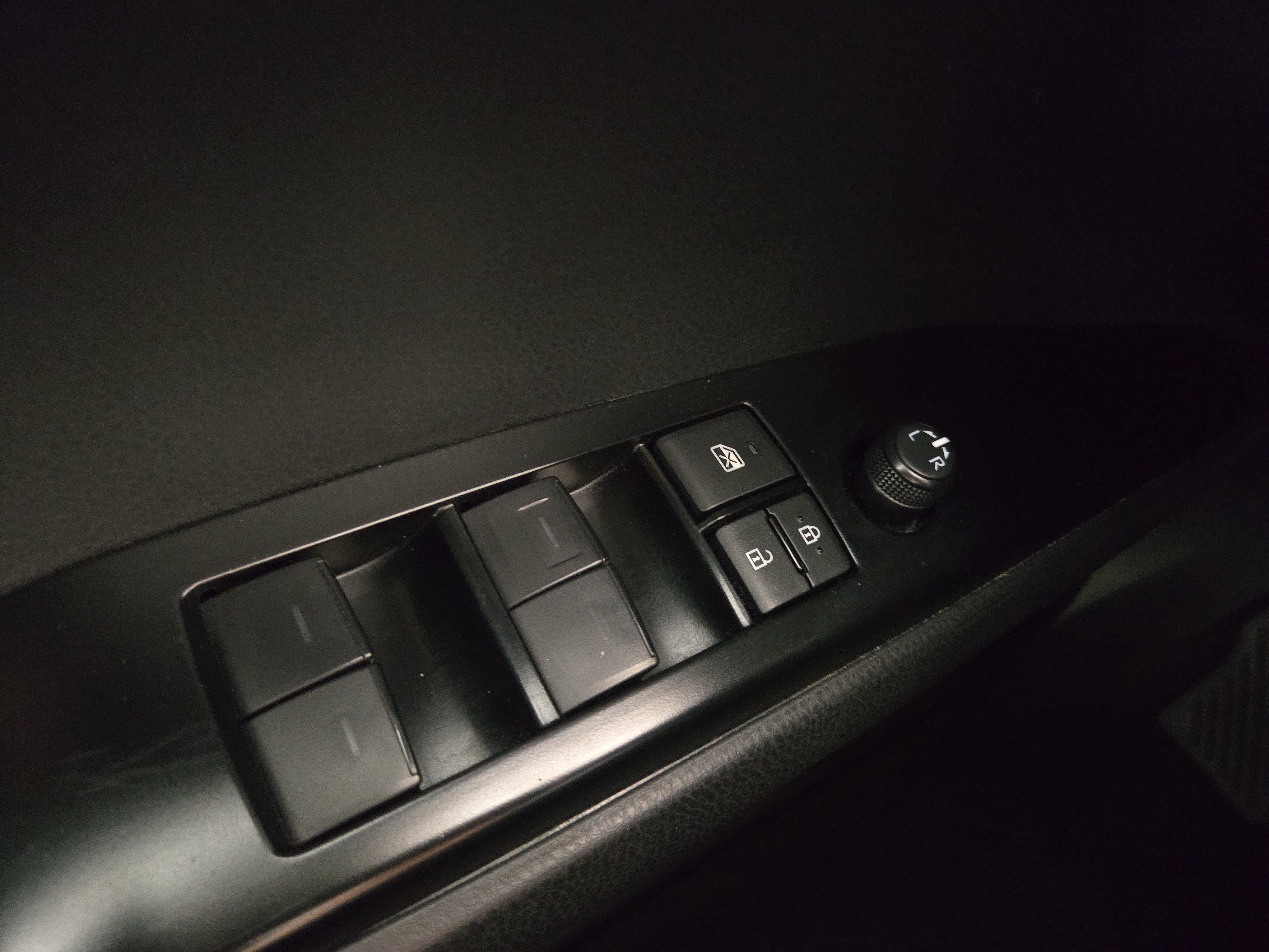 Used 2025 Toyota Camry SE FWD image 25