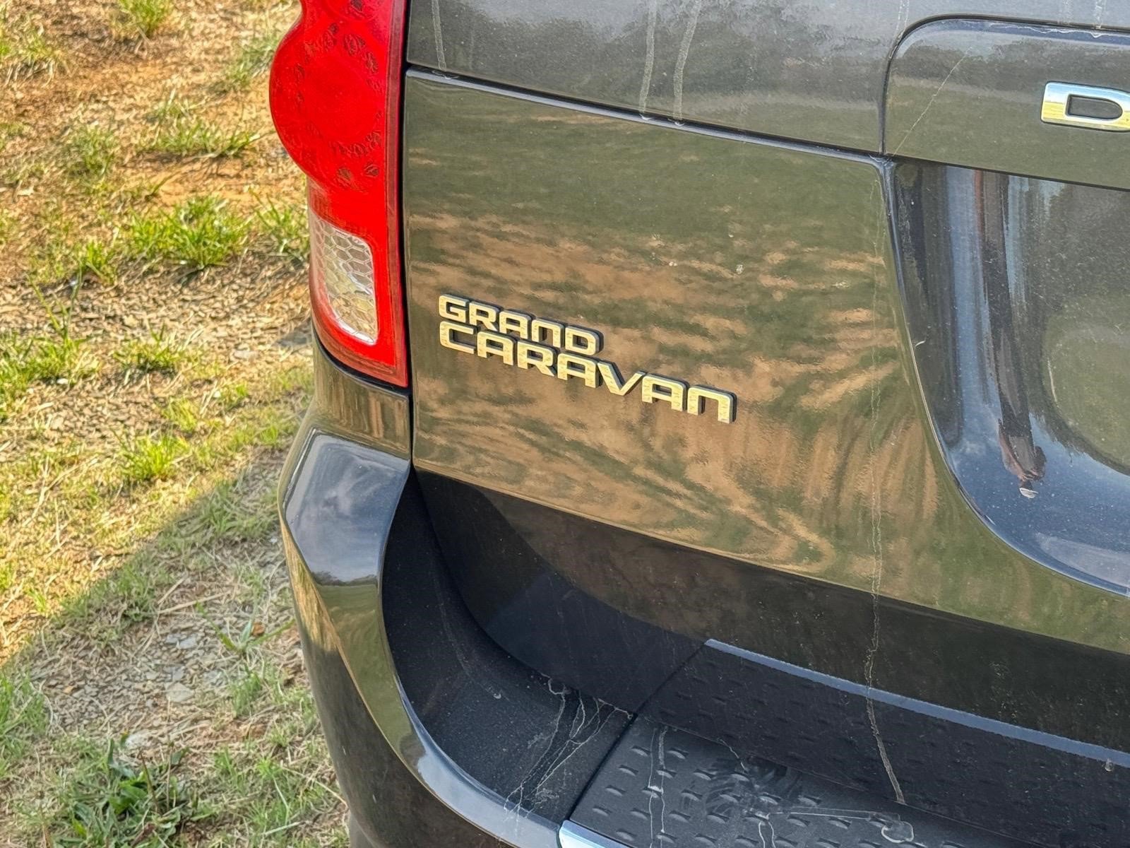 Used 2019 Dodge Grand Caravan SXT image 18