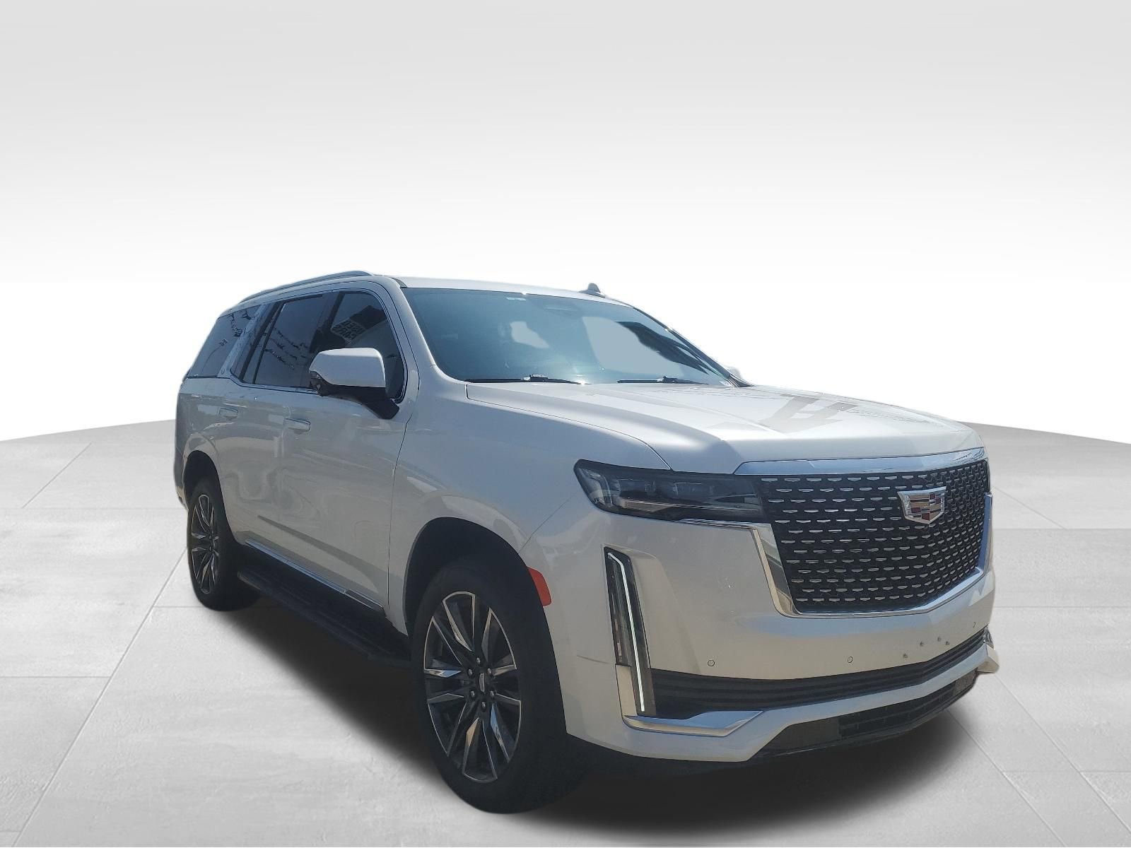 Used 2024 Cadillac Escalade Luxury RWD image 4