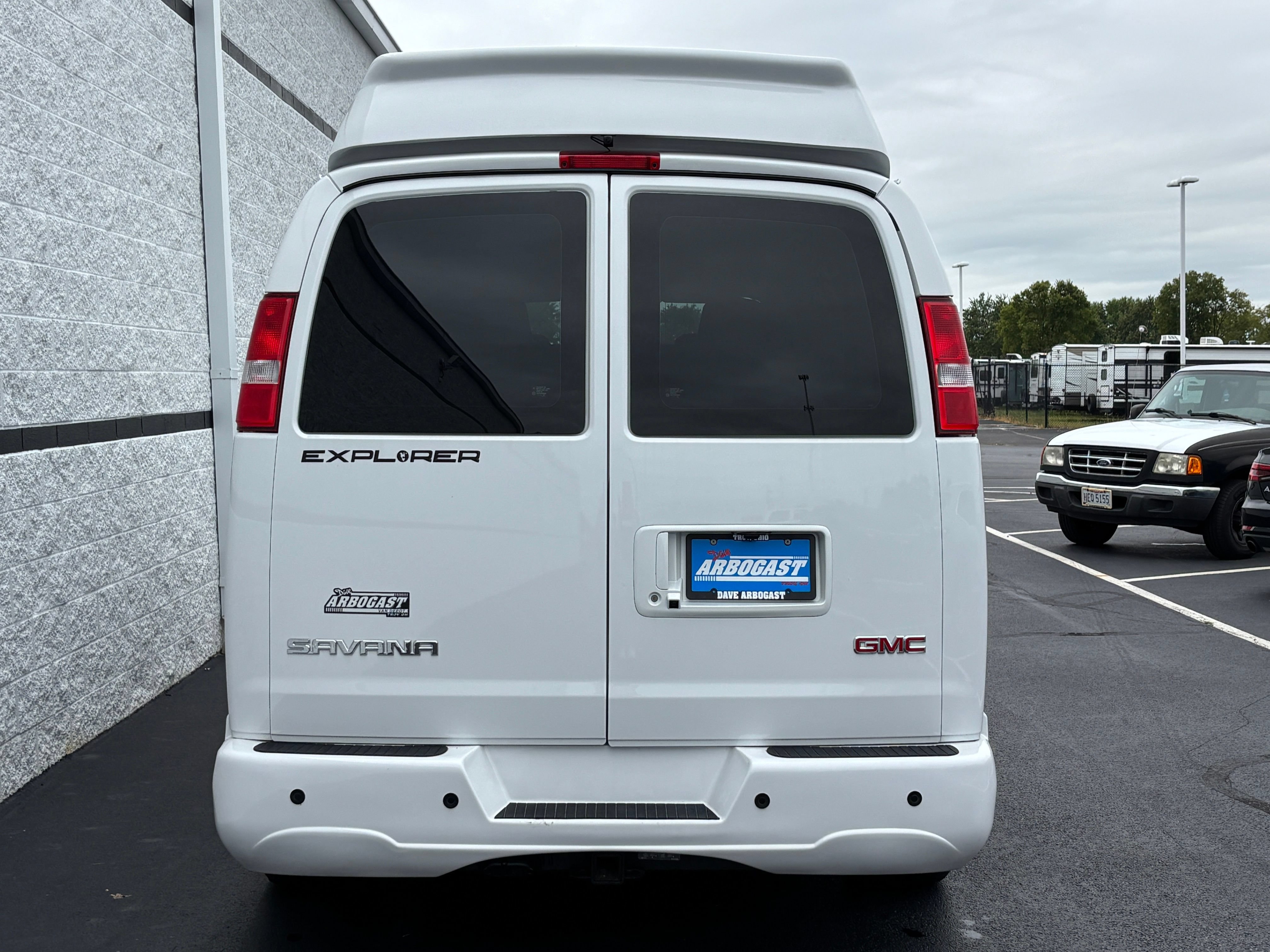 New 2026 GMC Savana 2500 w/ Driver Convenience Package RWD image 9