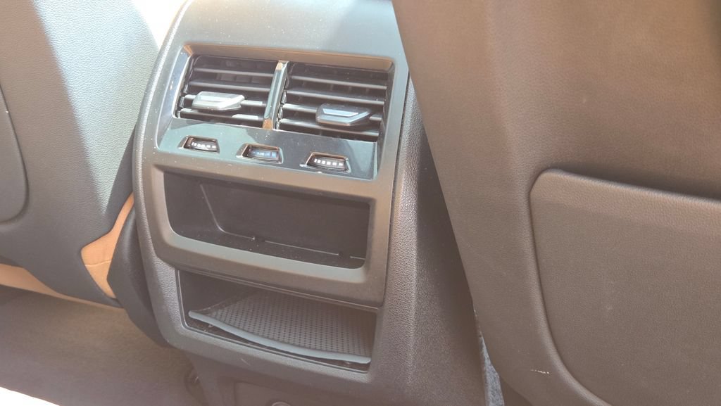Used 2024 BMW X5 xDrive40i w/ M Sport Package AWD/4WD image 39