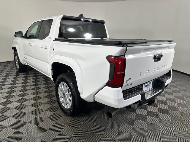 Used 2025 Toyota Tacoma SR5 AWD/4WD image 3