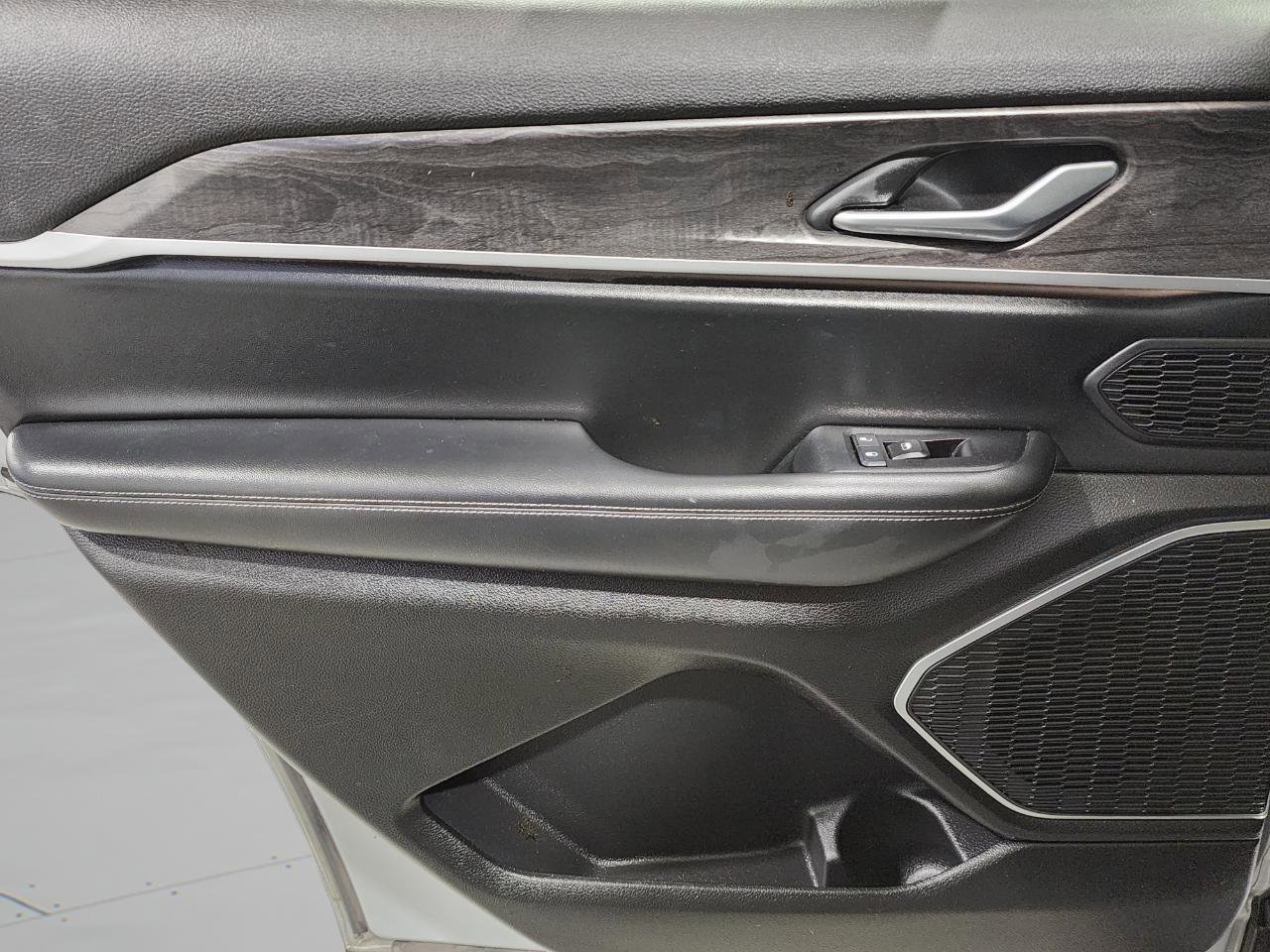 Used 2021 Jeep Grand Cherokee L Limited image 23