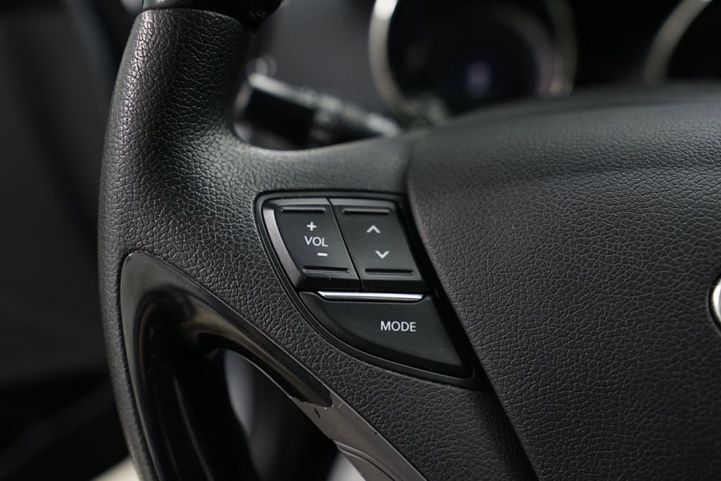 Used 2012 Hyundai Sonata Limited FWD image 23