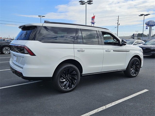 New 2025 Lincoln Navigator Reserve w/ Jet Appearance Package image 8
