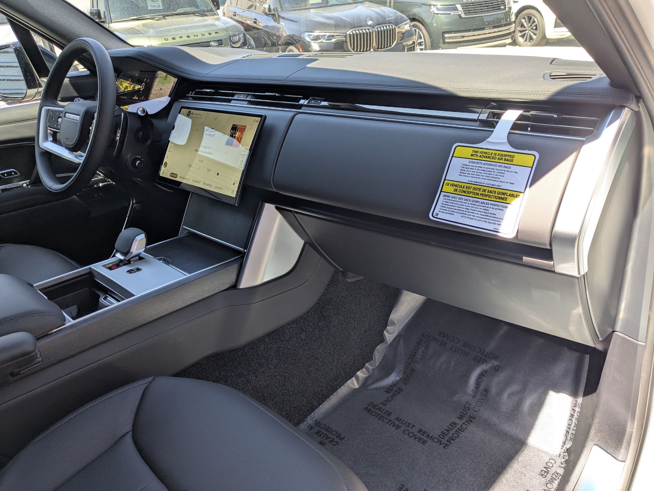 New 2026 Land Rover Range Rover Long Wheelbase SE AWD/4WD image 33