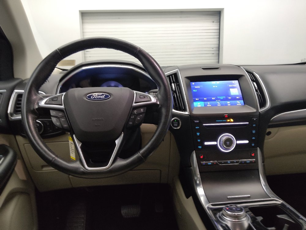 Used 2019 Ford Edge Titanium FWD image 22