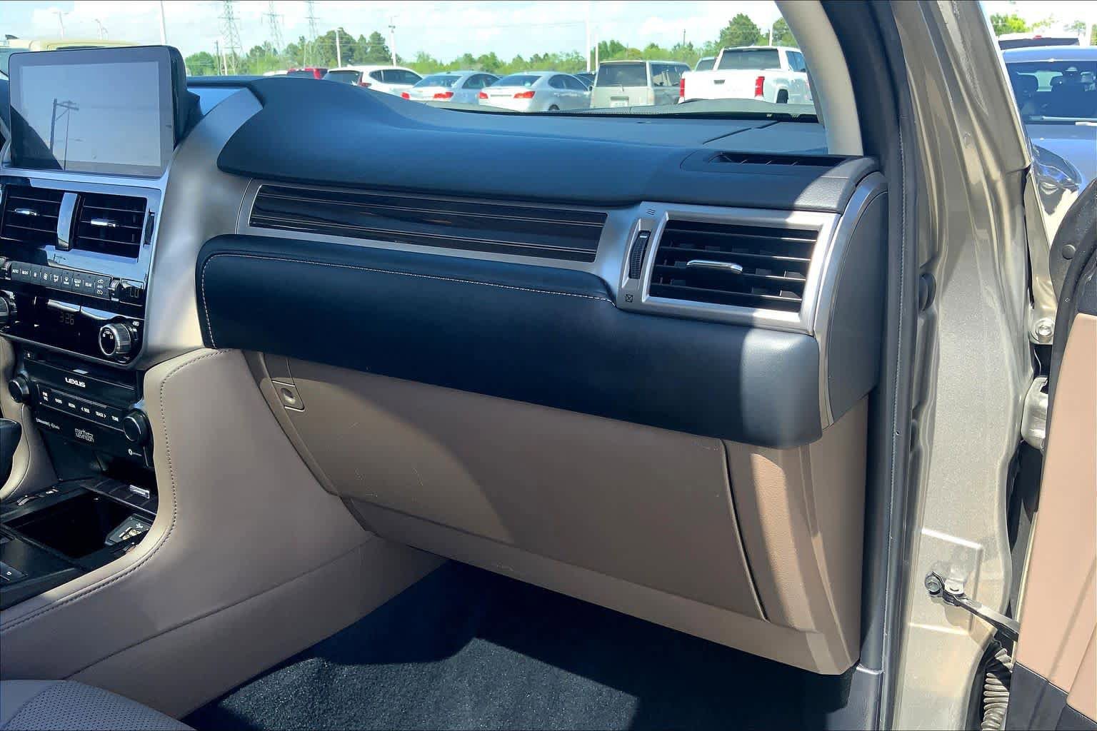 Used 2023 Lexus GX 460 Premium image 18