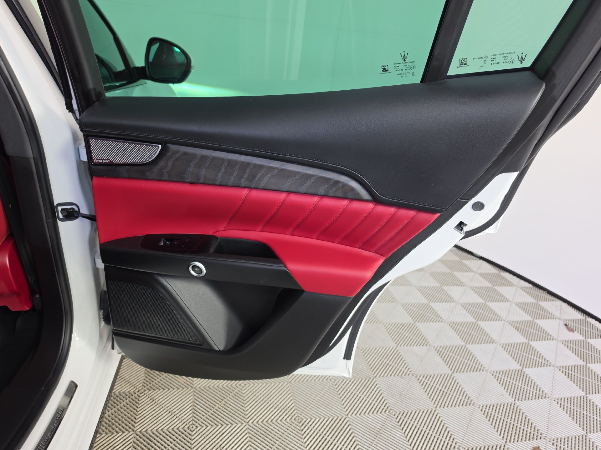 Used 2025 Maserati Grecale Modena AWD/4WD image 40