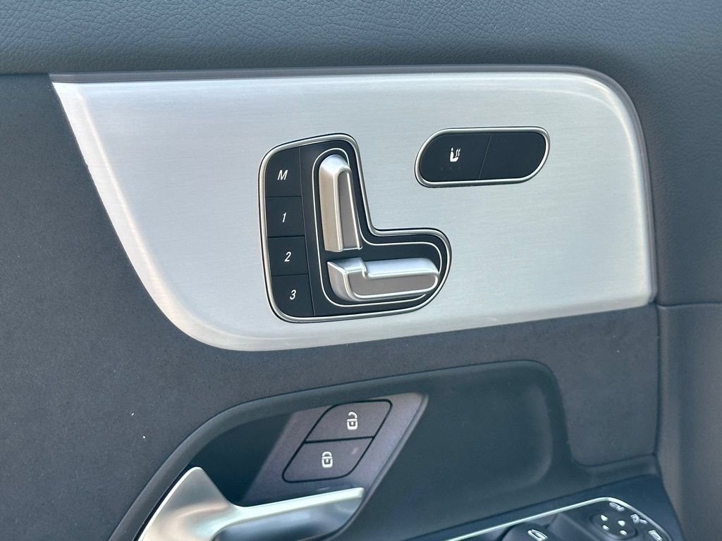 New 2025 Mercedes-Benz GLA 35 AMG 4MATIC image 19