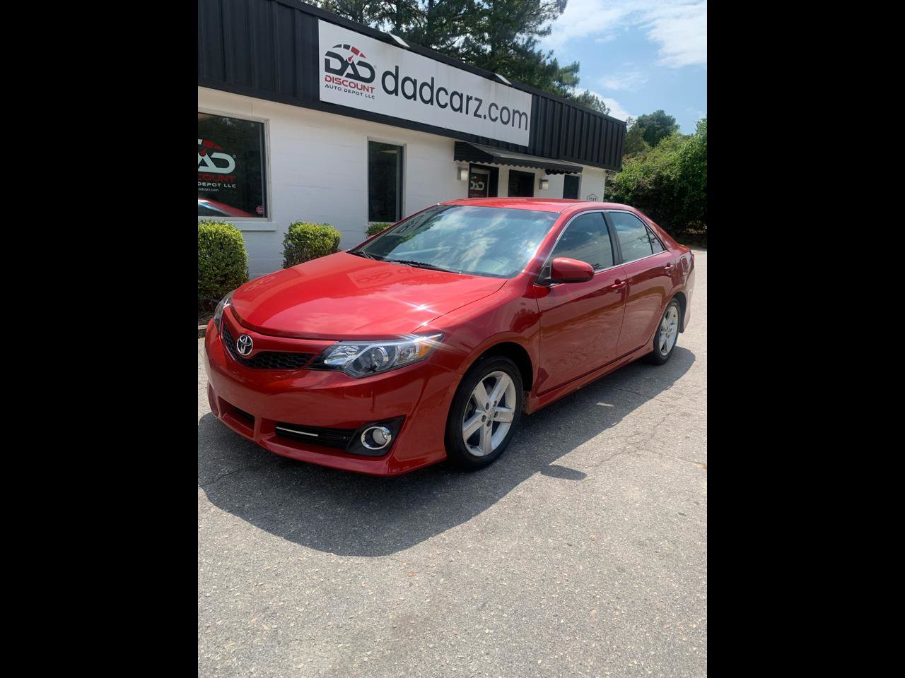 Used 2014 Toyota Camry SE