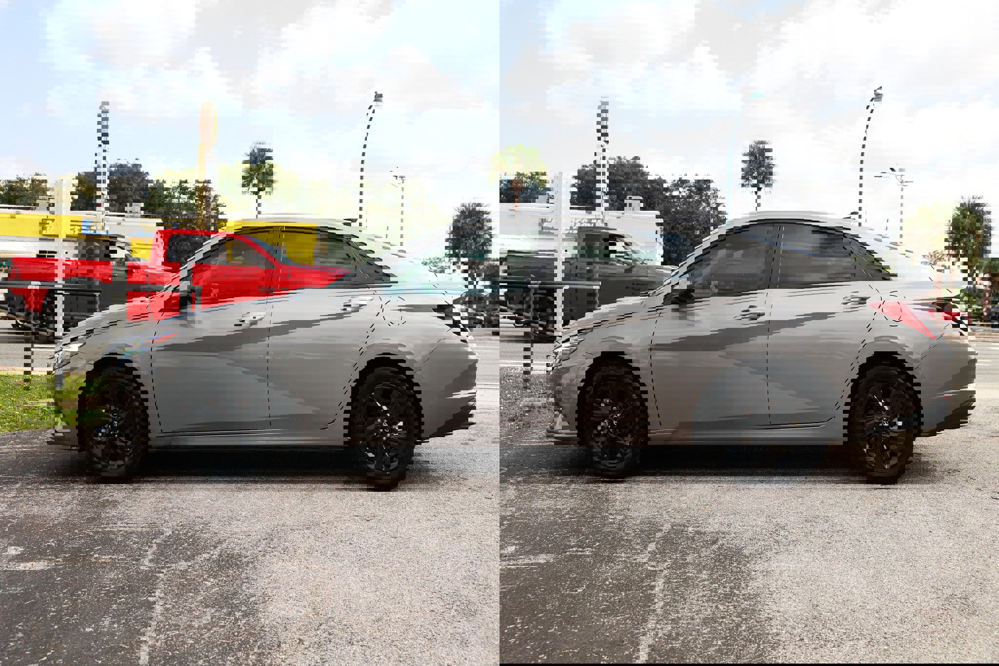 Used 2023 Hyundai Elantra SEL image 8