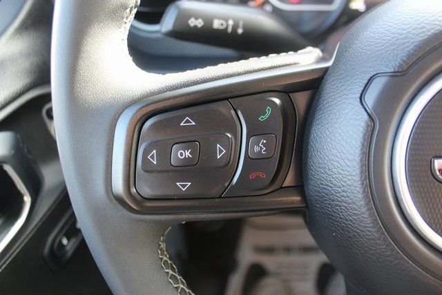 Used 2025 Jeep Wrangler Unlimited Rubicon image 13