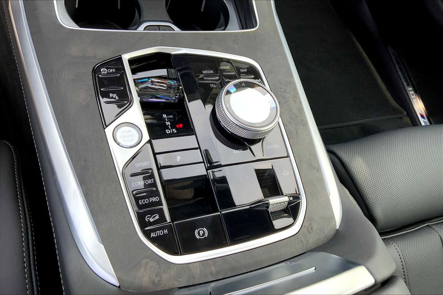 New 2026 BMW X7 M60i image 18