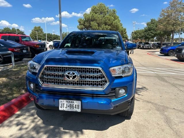 Used 2017 Toyota Tacoma TRD Sport w/ Tow Package RWD image 6