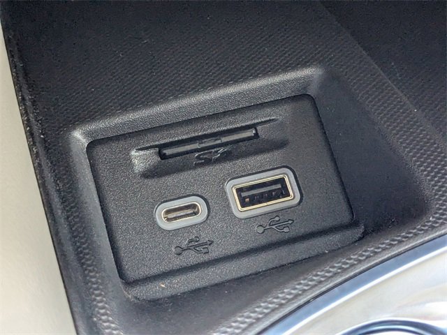 Used 2022 Buick Enclave Essence w/ Experience Buick Package image 23