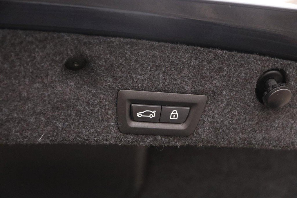 Used 2016 BMW 550i xDrive Sedan AWD/4WD image 8