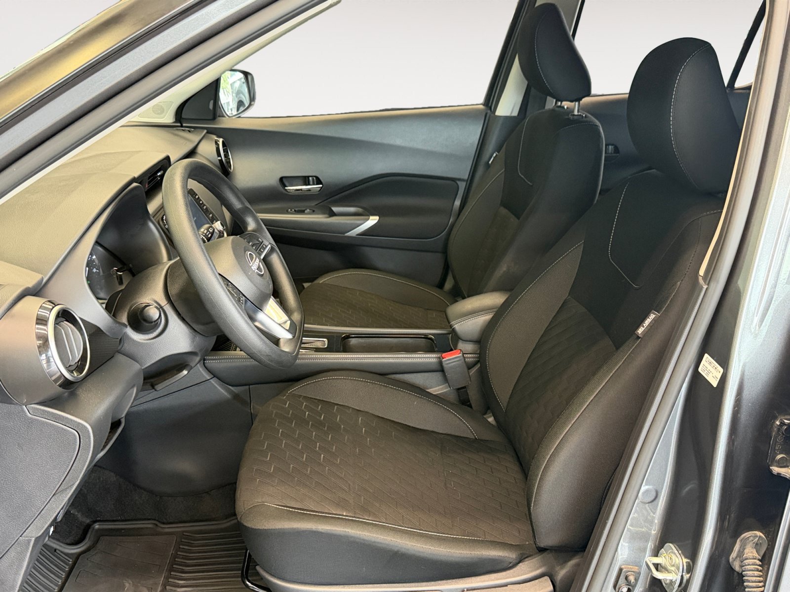 Used 2024 Nissan Kicks SV w/ Exterior Package FWD image 23