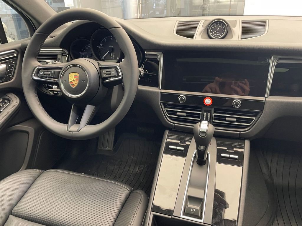 New 2026 Porsche Macan AWD/4WD image 13