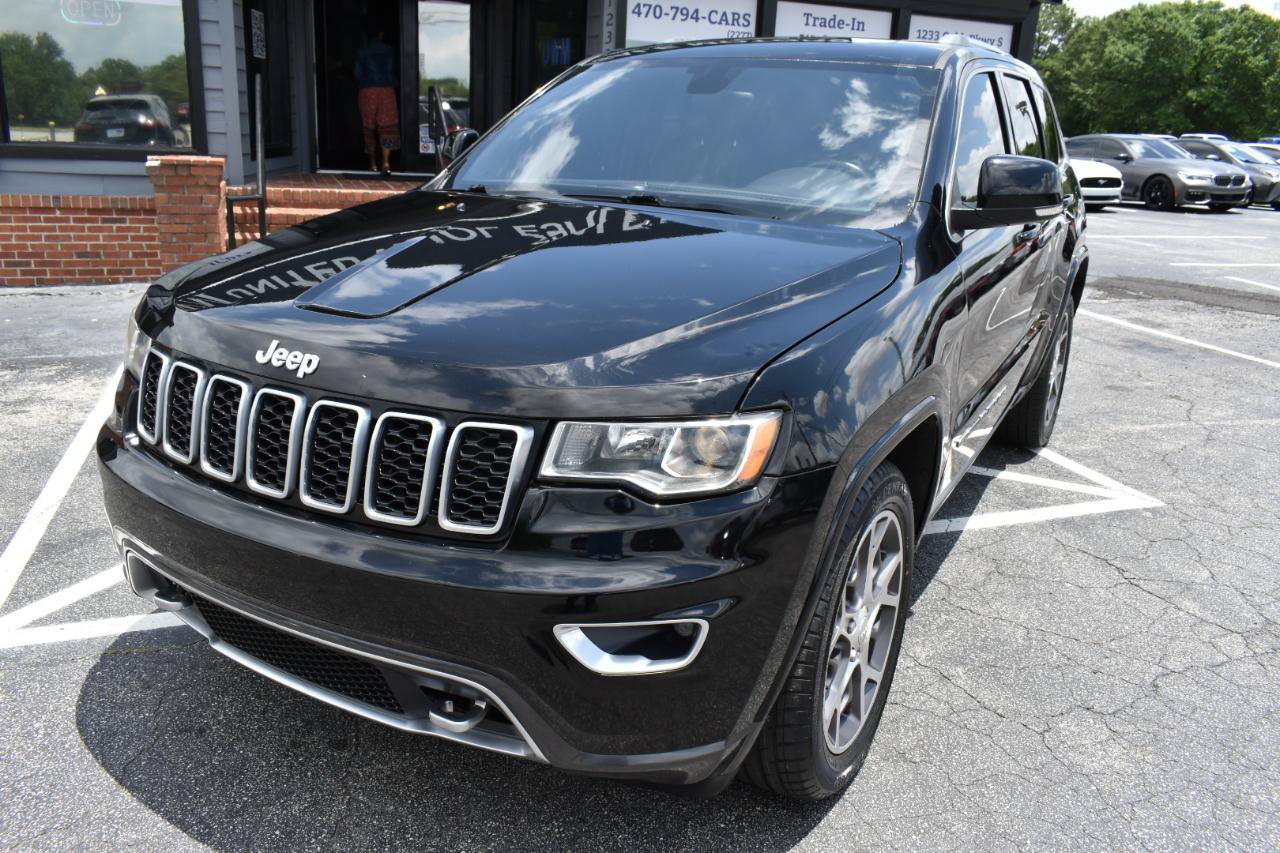 Used 2018 Jeep Grand Cherokee Limited AWD/4WD image 2