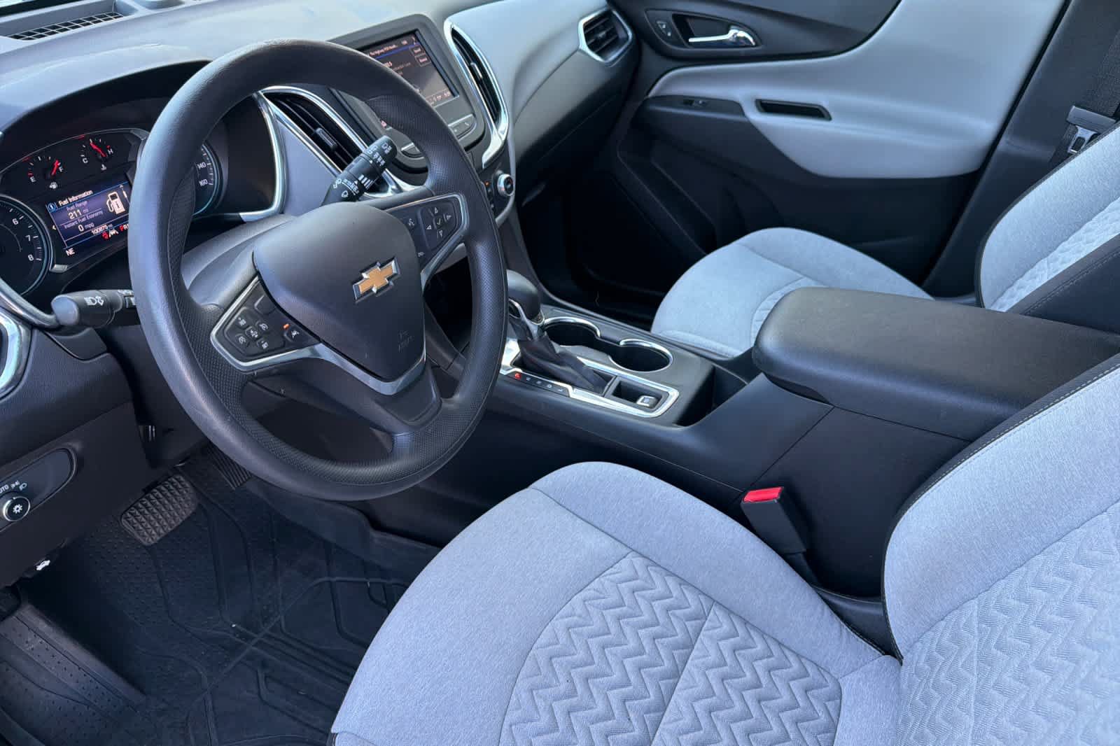 Used 2022 Chevrolet Equinox LT w/ LPO, Floor Liner Package FWD image 11