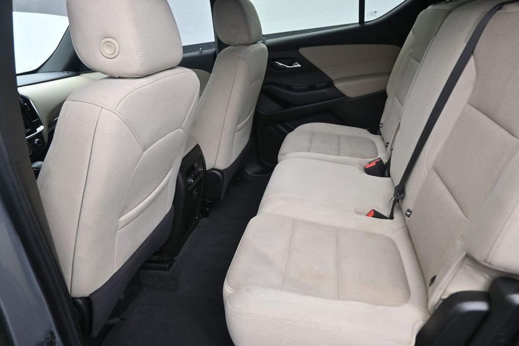 Used 2023 Chevrolet Traverse LS FWD image 14