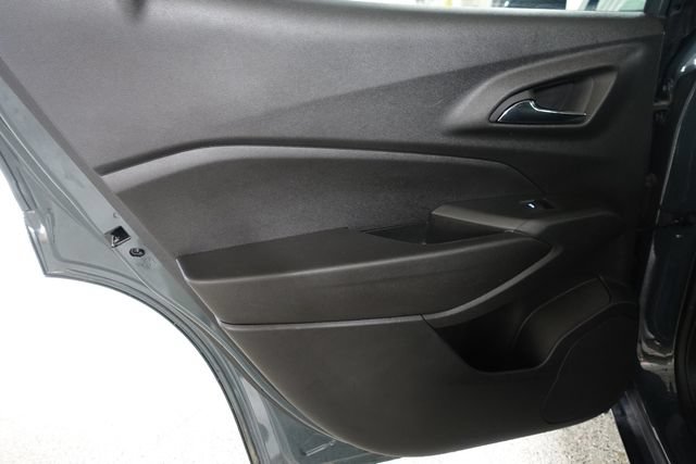 Used 2025 Chevrolet Trax LT FWD image 19